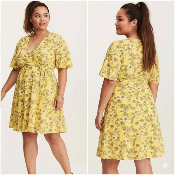 torrid Dresses & Skirts - Torrid Summer Floral Midi Dress Sze 20 Yellow Black White Flowy Boho Cottagecore
